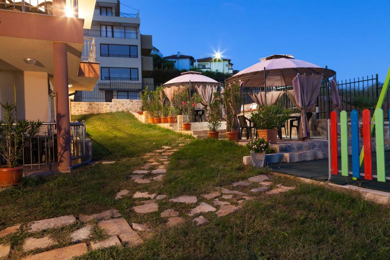 海滨公寓式酒店 茨雷沃 外观 照片